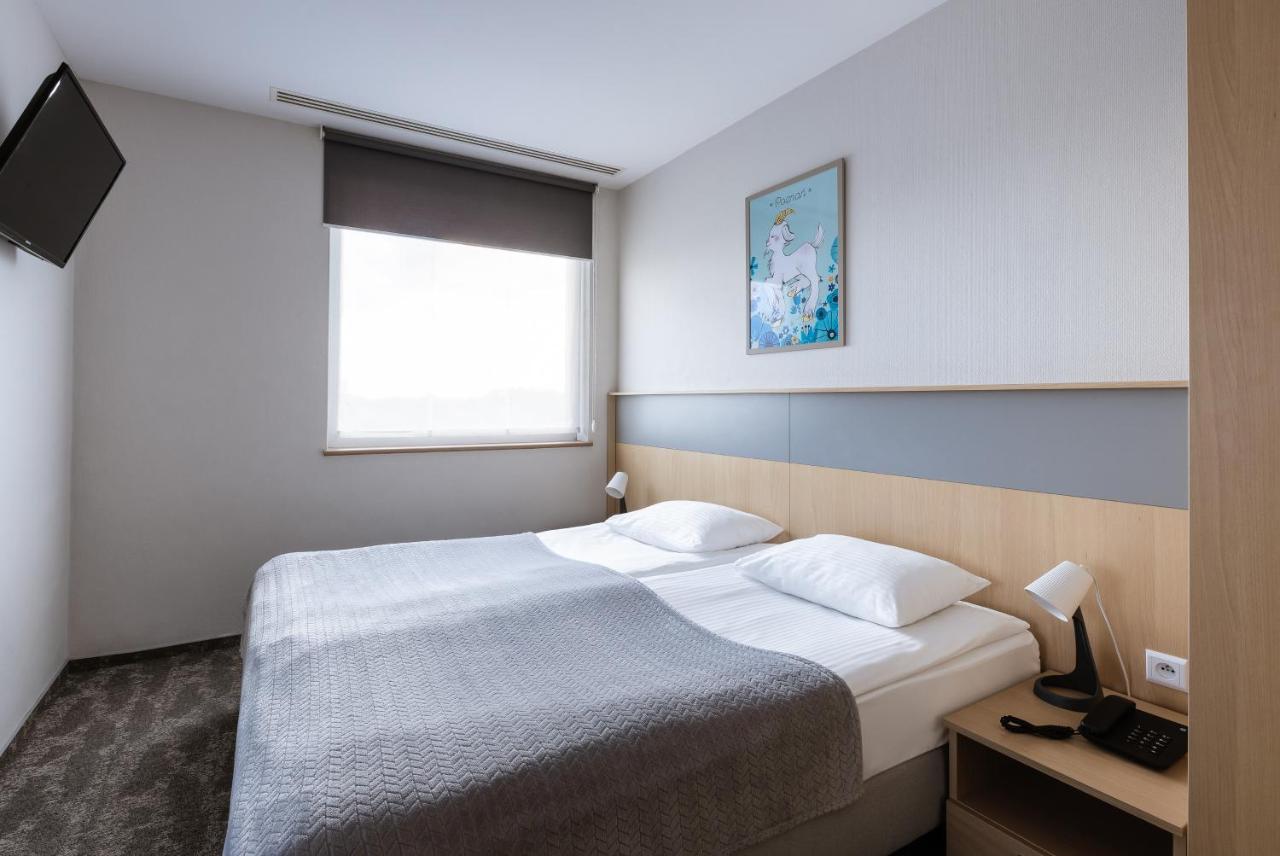 Hotel Lechicka Poznań Esterno foto