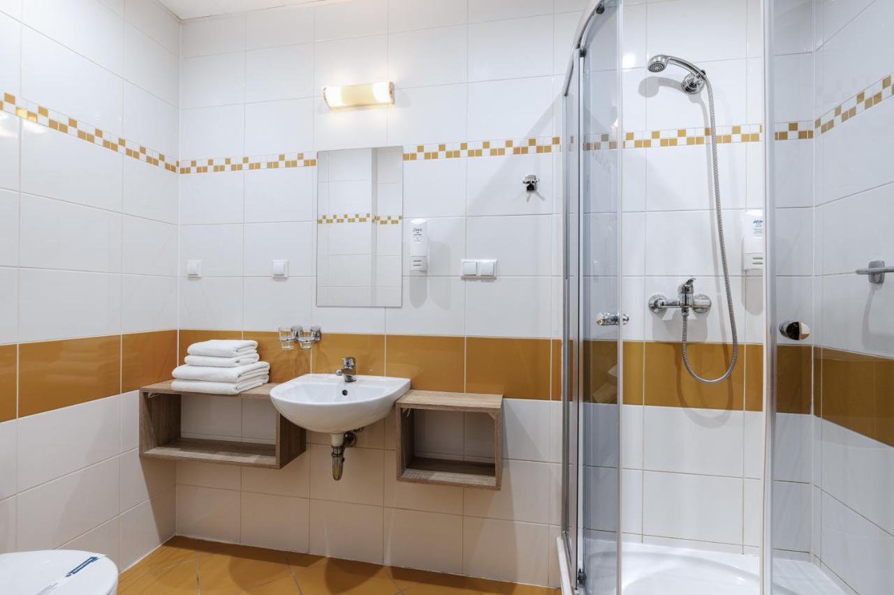 Hotel Lechicka Poznań Esterno foto